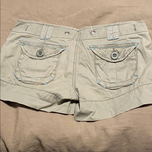 American Eagle Outfitters Shorts Size 4 - Picture 2 of 5